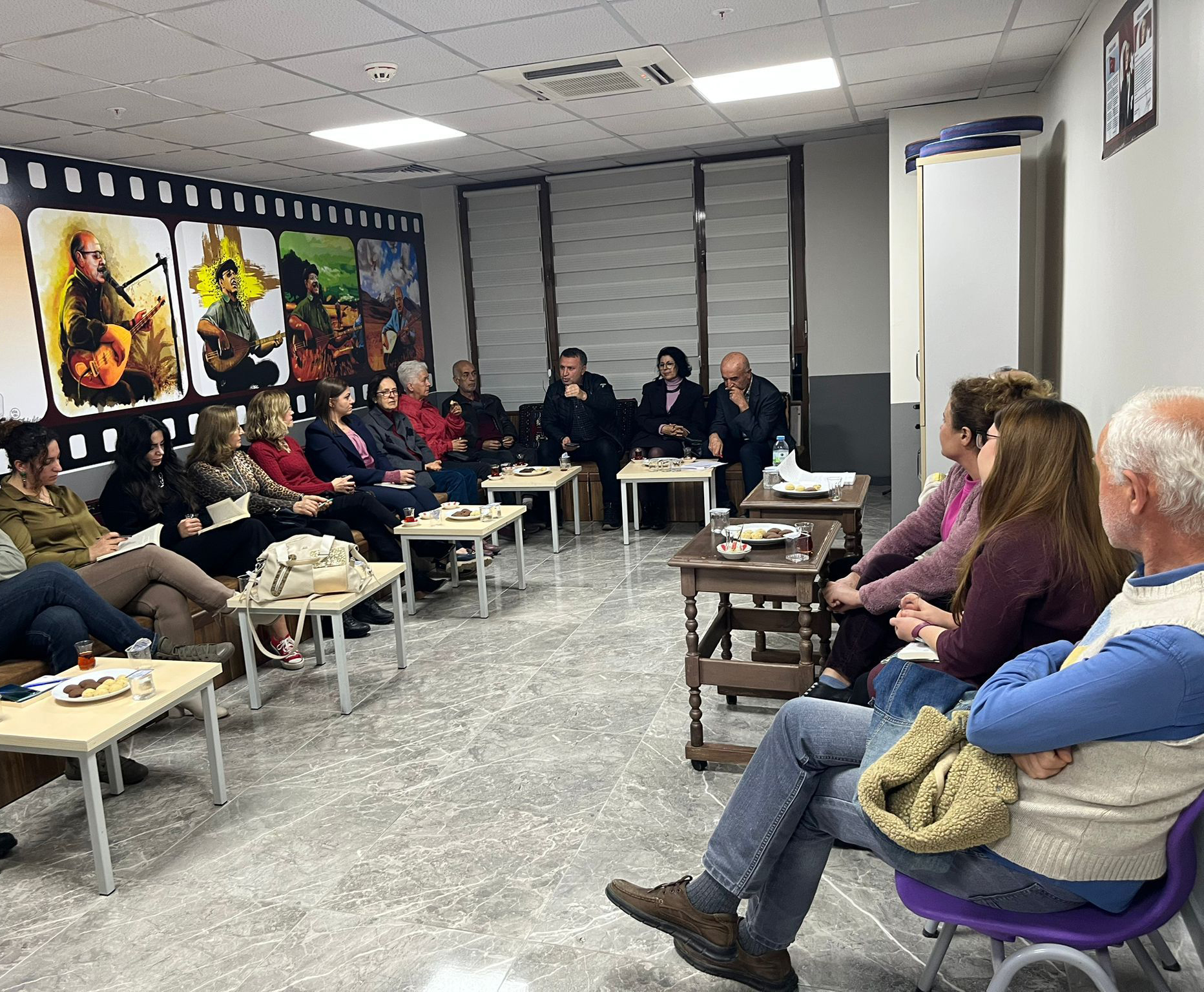 OKUYORUM KİTAP TOPLULUĞU, DİNO BUZZATİ'NİN TATAR ÇÖLÜ ROMANININ KRİTİĞİNİ YAPTI