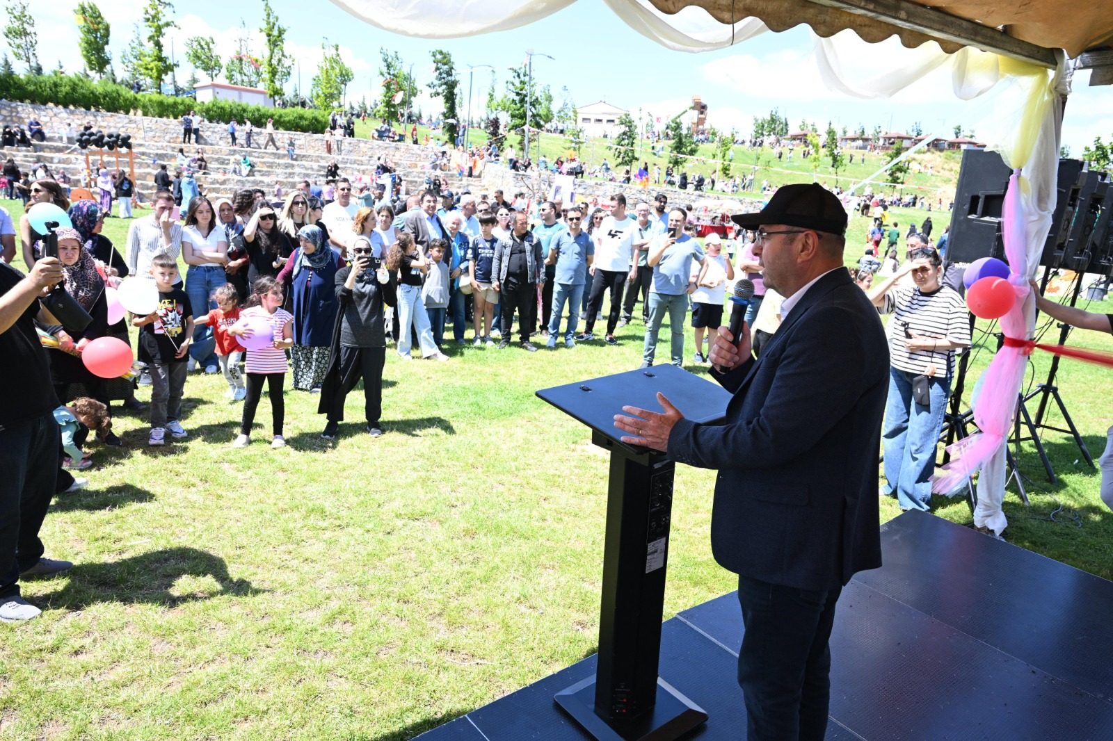 KIRŞEHİR BELEDİYESİ, BABALAR GÜNÜ NEDENİYLE KIR-KÖY KAMPÜSÜ’NDE UÇURTMA ŞENLİĞİ YAPTI