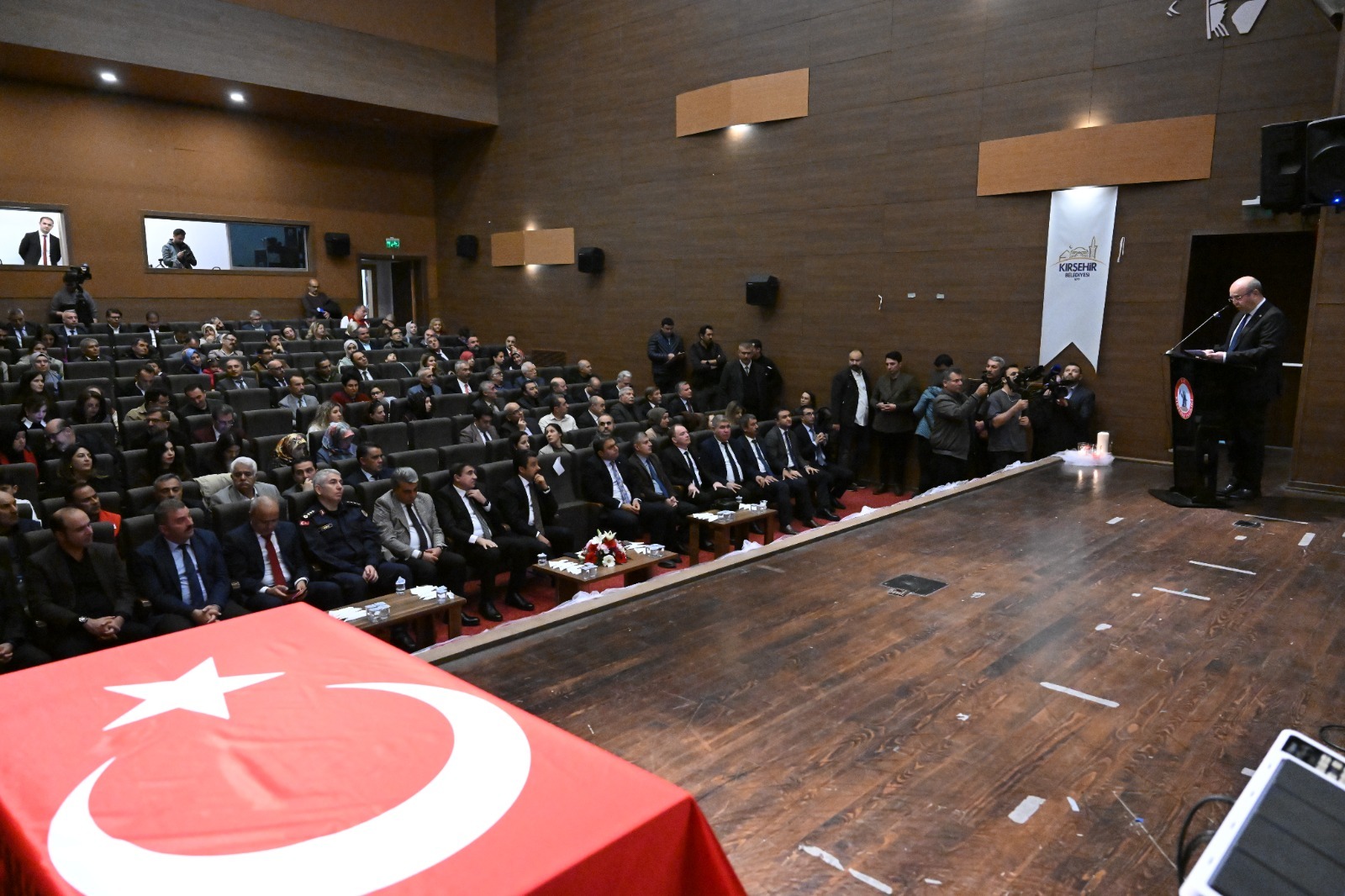 BAŞKANIMIZ EKİCİOĞLU, ÖĞRETMENLER GÜNÜ KUTLAMA PROGRAMINA KATILDI