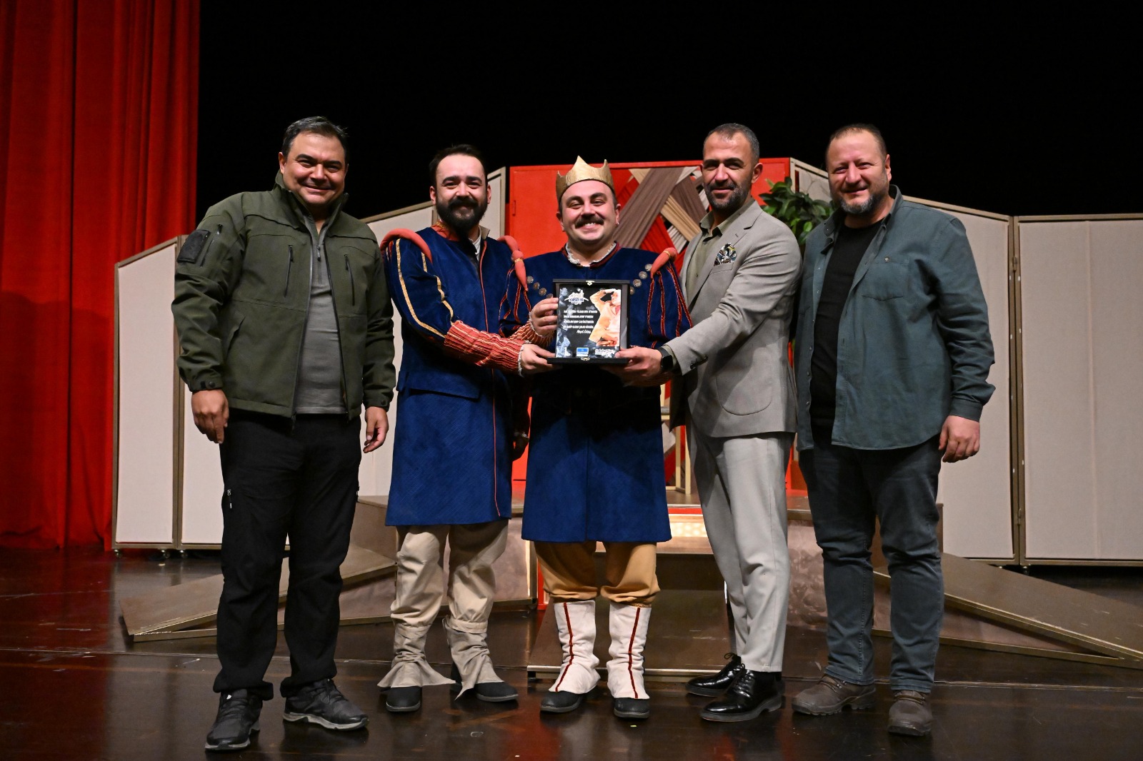 KIRŞEHİR BELEDİYESİ TİYATRO FESTİVALİ’NE İLGİ YOĞUN