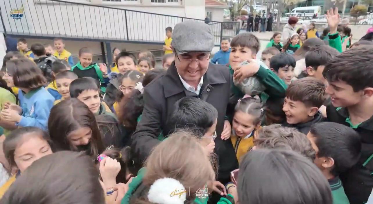 ''Çocuklarımızın Gözlerindeki Işıltı Yarının Aydınlık Türkiye'sinin Habercisidir''