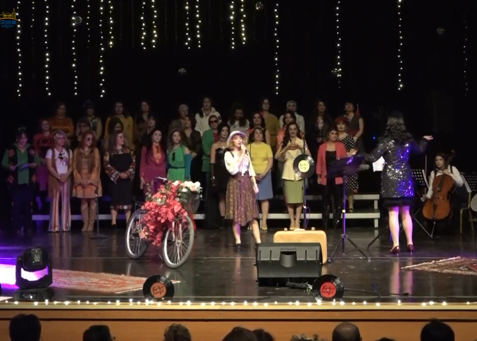 Kent Konseyi Kadın Meclisi Korosu Sevgiliye Çalan Plaklar Adlı Konser